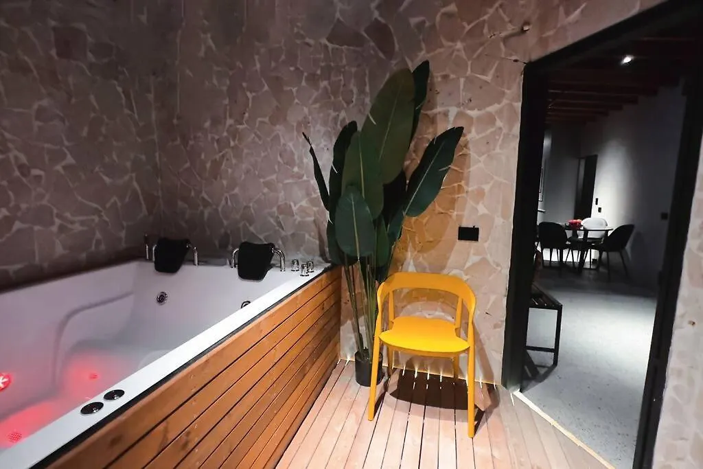 Urban Comfort Poblado Suit'S Medellin 0*,